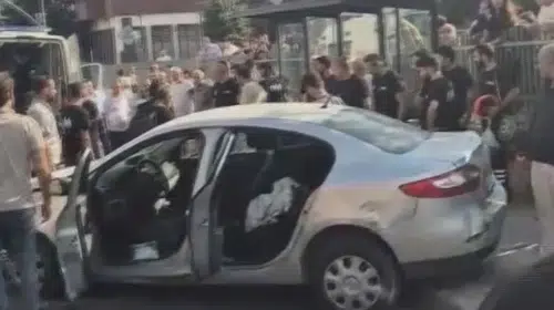Güngören'de dehşet anları: Kontrolden çıkan araç duraktakileri biçti