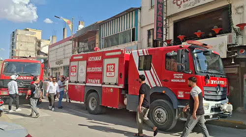 Adıyaman'da pastaneyi alevler sardı: Ekipler müdahale etti