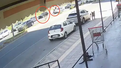 Diyarbakır'da dikkatsiz kapı açılımı faciaya yol açtı: Motosikletli sürücü hayatını kaybetti