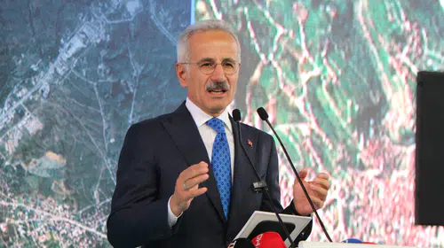 Samsun'da raylı sistem hamlesi: Bakan Uraloğlu hızlı tren müjdesini yineledi