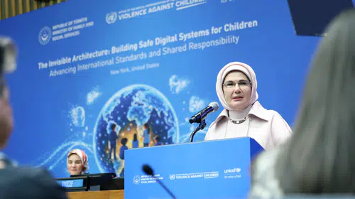 Emine Erdoğan'dan dijital dünyaya 'çocuk' uyarısı: Algoritmalar emanetimize göz dikti