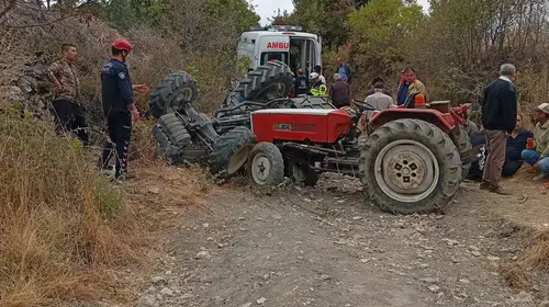 Manisa'da tarla yolunda can pazarı: Traktör kazasında iki kadın yaşamını yitirdi