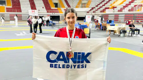 Sivas'taki tekvando arenasında Canik rüzgarı: Asiye Nur Bilgin final biletini kaptı