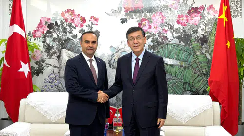 Bakan Kacır'dan Pekin'de kritik teknoloji diplomasisi