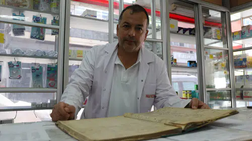 İzmir'in kurtuluşuna tanıklık eden asırlık reçete defteri gün yüzüne çıktı