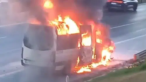 TEM Bağlantı Yolu'nda korkutan yangın: Servis aracı küle döndü