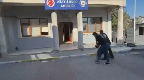 Polise çarparak kaçan şüpheliye nefes kesen takip: 16 suç kaydı çıktı