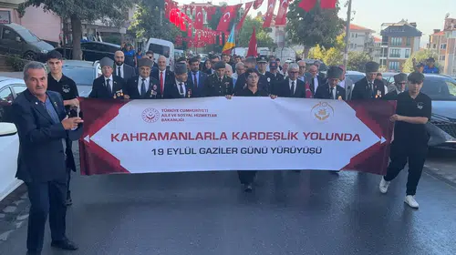 Avcılar'da Gaziler Günü'ne özel anlamlı yürüyüş