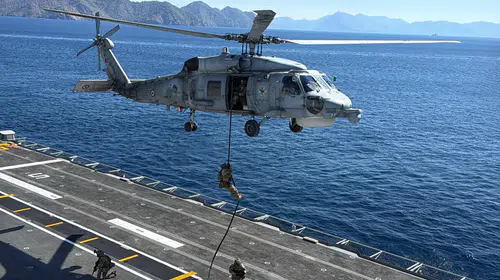 TCG Anadolu'da tarihi an: Denizkurdu tatbikatında DİHA dönemi başladı