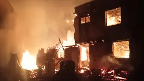 Çorum'da gece yarısı dehşeti: Alevler üç haneyi küle çevirdi