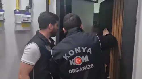 Konya'da suç şebekesine ağır darbe: Yüzlerce silah ele geçirildi