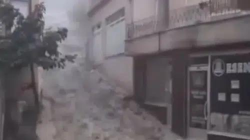 Ayancık'ta sağanak felaketi: Yollar çöktü, hayat durma noktasına geldi