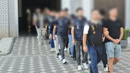 Borsa tuzağıyla milyonları götürdüler: 8 kişi cezaevine gönderildi