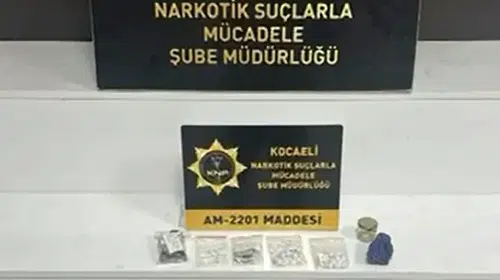 Kocaeli'de narkotik operasyonu: Mutfak tezgahında uyuşturucu, fırında nakit para