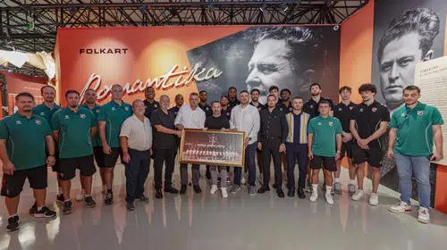 Karşıyaka Basketbol Takımı'ndan Kültürpark'ta anlamlı kültür molası