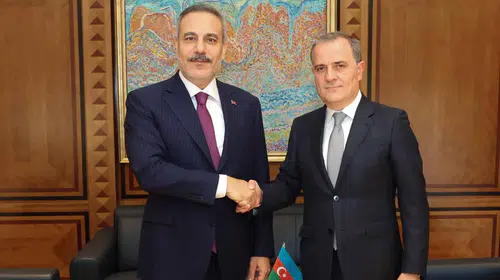 Bakü'de kritik diplomasi trafiği: Fidan ve Bayramov bir araya geldi