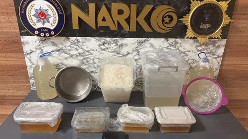 İstanbul'da narkotik darbesi: Tonlarca metamfetamin ele geçirildi