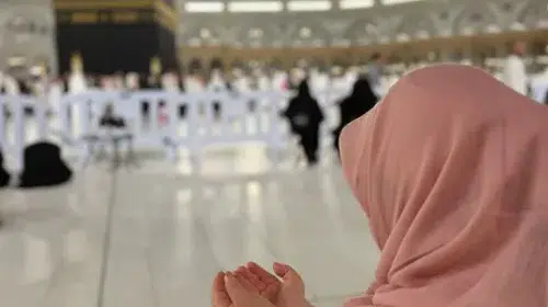 Rüyasında gördüğü Kabe’ye kavuştu: Down sendromlu Hüma’nın kutsal yolculuğu
