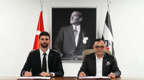 Beşiktaş'ın yeni savunma kozu Ümit Akdağ imzayı attı: İşte sırt numarası