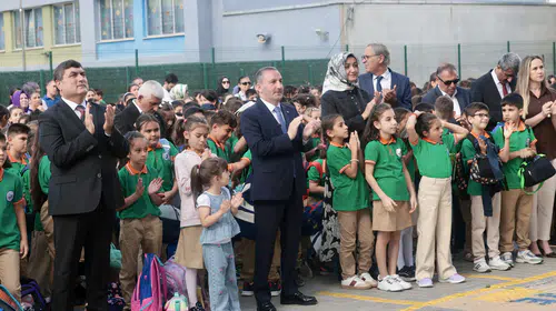 Sultanbeyli'de minik öğrencilerin okul heyecanına belediye desteği