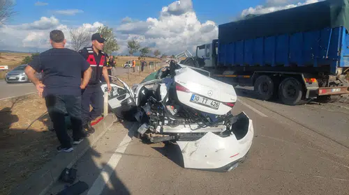 Bandırma'daki feci kazada yürek yakan bilanço: Anne, kızı ve doğmamış bebeği hayatını kaybetti