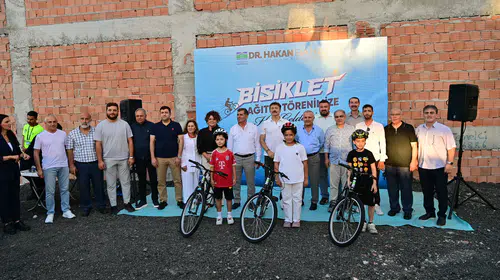 Bahçelievler'de 44. kez bisiklet sevinci: 100 çocuk daha pedallara kavuştu