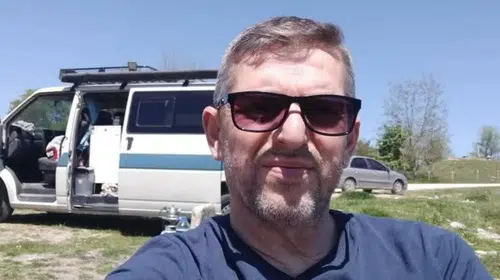 İnegöl'deki mobilya fabrikasında feci kaza: CNC makinesine sıkışan işçi yaşamını yitirdi