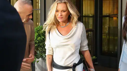 Kate Moss'un Brezilya çıkarması: İddialı pozlarıyla moda dünyasını hareketlendirdi