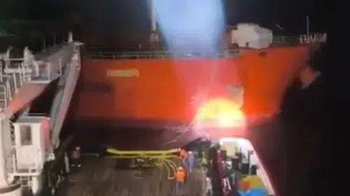 Marmara Denizi'nde büyük tehlike: Dev petrol tankeri sürüklenmeye başladı