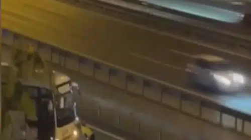 TEM Otoyolu'nda örnek dayanışma: Arızalanan aracı kadın polis itti