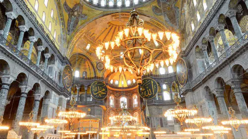Ayasofya'da restorasyon süreci genişliyor: Doğu yarım kubbe için kritik adım