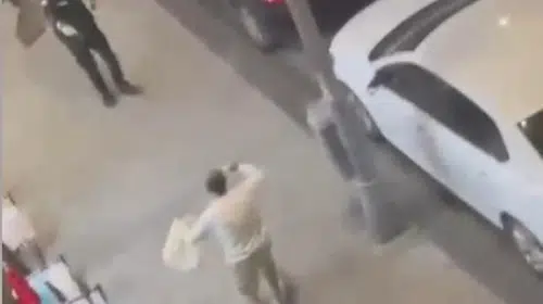 Esenler'de bıçaklı saldırı girişimi: Polis ekiplerine yönelen şüpheli bacağından vuruldu