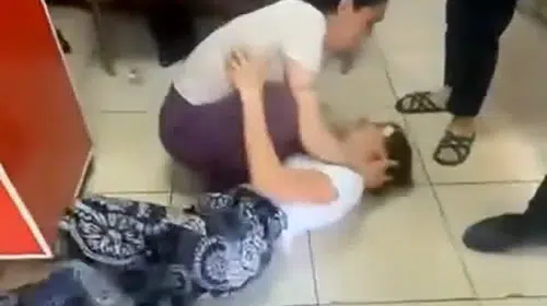Hırsızlık suçüstü yakalanınca 'epilepsi nöbeti' tiyatrosu oynadılar