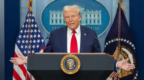 Kuzeyin stratejik kalesi artık Washington'a emanet: Trump'tan Grönland hamlesi