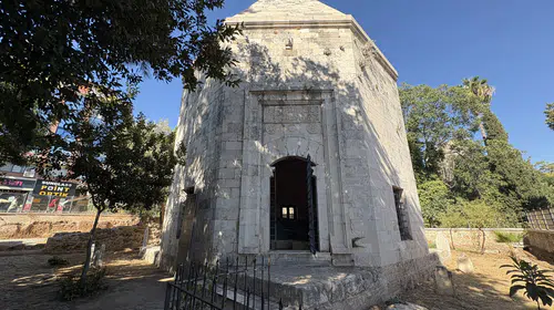 Antalya'nın kahraman beyi: 649 yıllık Zincirkıran Mehmet Bey Türbesi tarihe ışık tutuyor