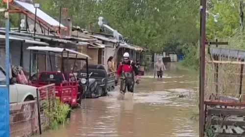 Mudanya'da sel kabusu: Evlerinde mahsur kalan aile son anda kurtarıldı