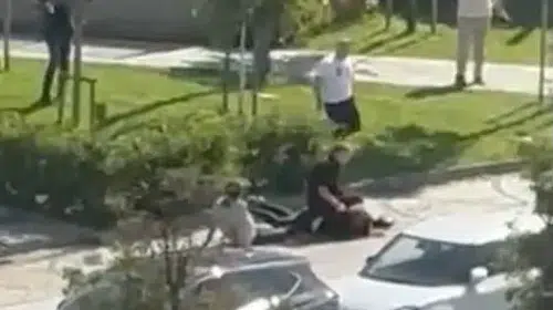 Başakşehir'de park ortasında dehşet anları: Alacak verecek kavgası kanlı bitti