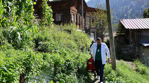 Ayder'in asırlık çınarına sağlık ekiplerinden vefalı dokunuş