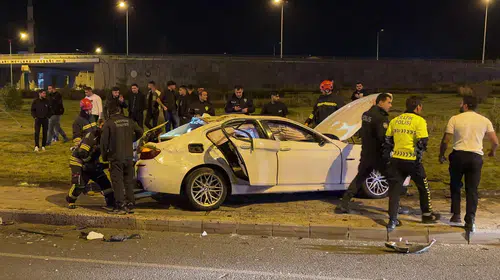 Erzurum'da gece yarısı dehşeti: Kavşakta takla atan araçta can pazarı