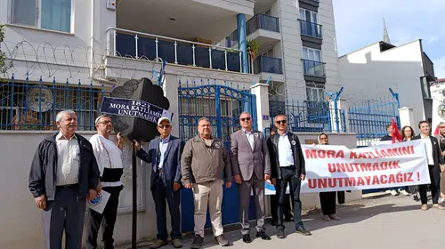 Edirne'de 205 yıllık acı: Mora Katliamı kurbanları konsolosluk önünde anıldı