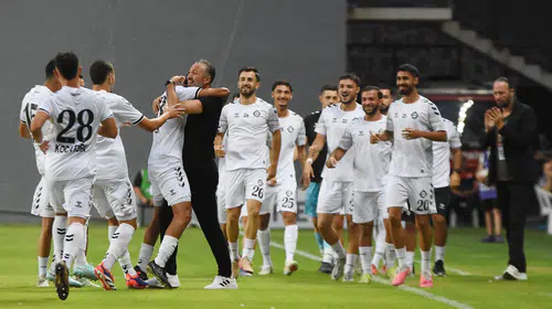 İzmir derbisinde kritik randevu: Bucaspor 1928 ile Altay kozlarını paylaşıyor