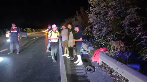 Manisa'da gece yarısı dehşeti: İki motosiklet çarpıştı, bir kişi yaşam mücadelesi veriyor