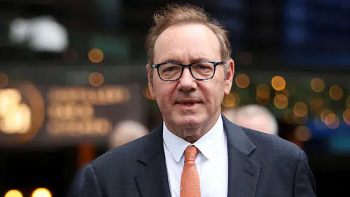 Oscar ödüllü oyuncu Kevin Spacey, cinsel taciz iddiaları sonrasında beş parasız kaldığını ve otel odalarında yaşadığını söyledi