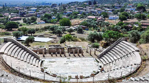 Metropolis’te 2 bin yıllık keşif: Helenistik tanrıça başı gün yüzüne çıktı