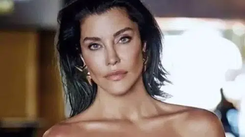 Deniz Akkaya’dan gündemi sarsan paylaşım serisi! Vibratör koleksiyonu, alkol, taciz iddiaları: İç çamaşırı giymeden bacaklarını açıp…