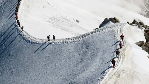 Alpler alarm veriyor: 1900’lerden bu yana 1400’den fazla buzul yok oldu