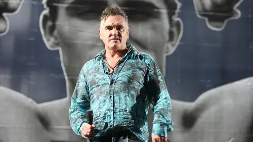 Dünyaca ünlü sanatçı, şehrin gürültüsünden rahatsız olduğu için konserini iptal etti