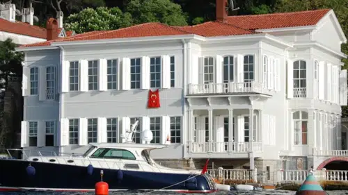 Kurtlar Vadisi’nin ikonik mekanı Abud Efendi Yalısı satışa çıktı