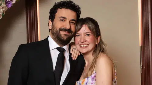 Hasan Can Kaya sade bir törenle nişanlandı