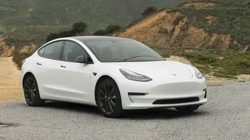 Tesla'nın Full Self-Driving teknolojisi Türkiye yollarına çıkıyor